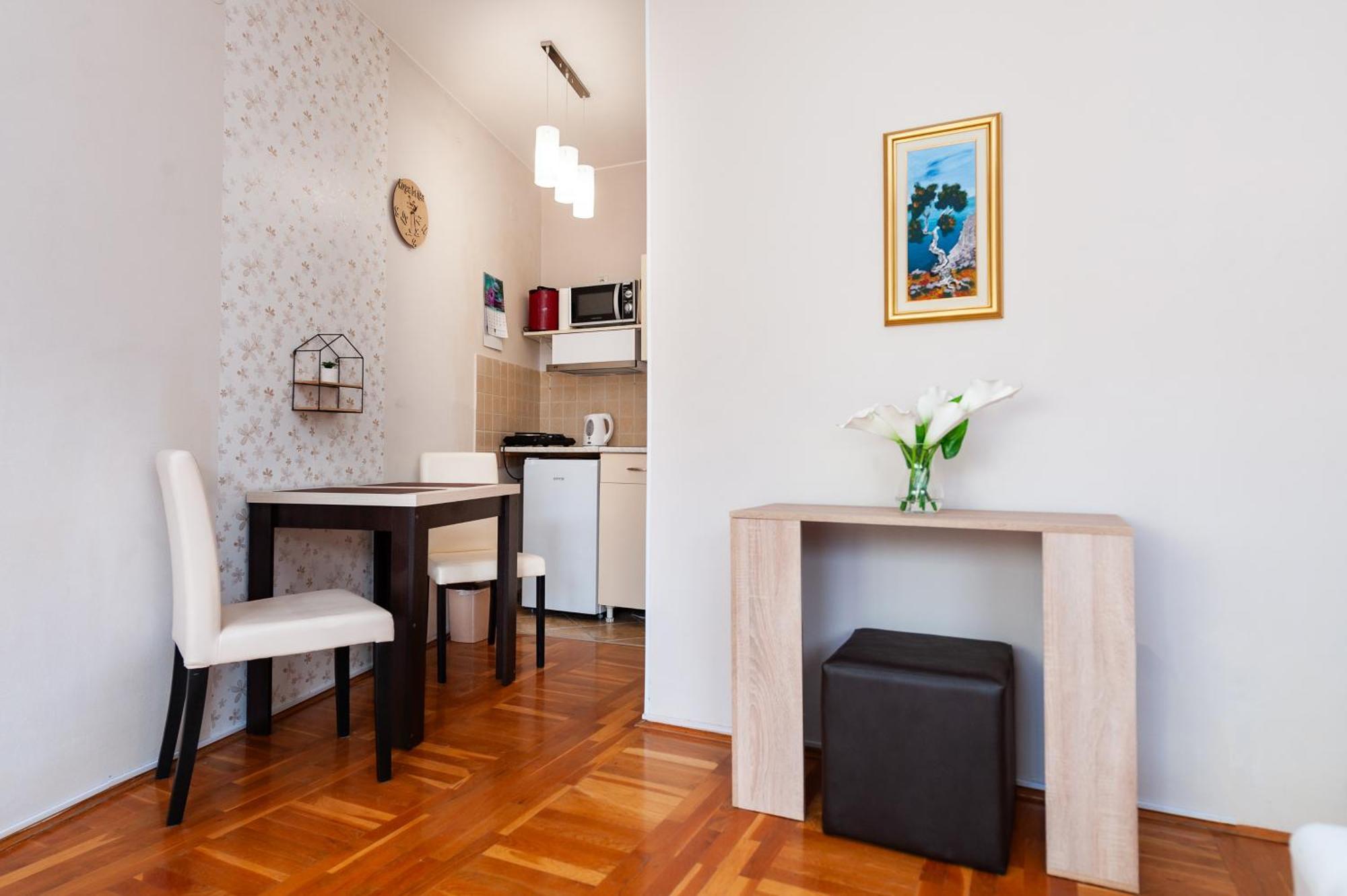 Momo'S Studio Apartment Subotica Exterior photo