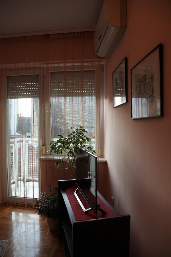 Momo'S Studio Apartment Subotica Exterior photo